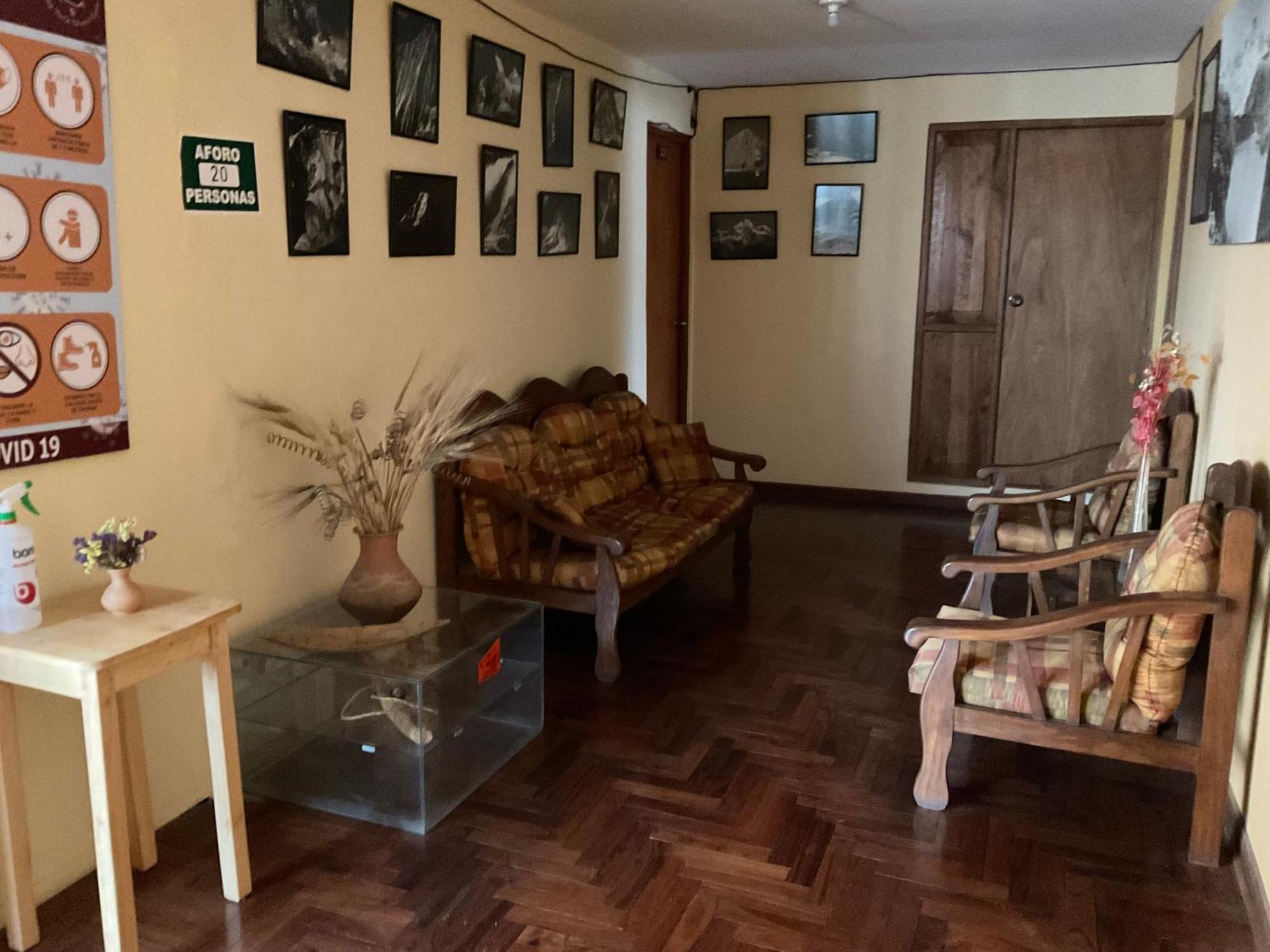 Готель La Casa De Zarela Уарас Екстер'єр фото